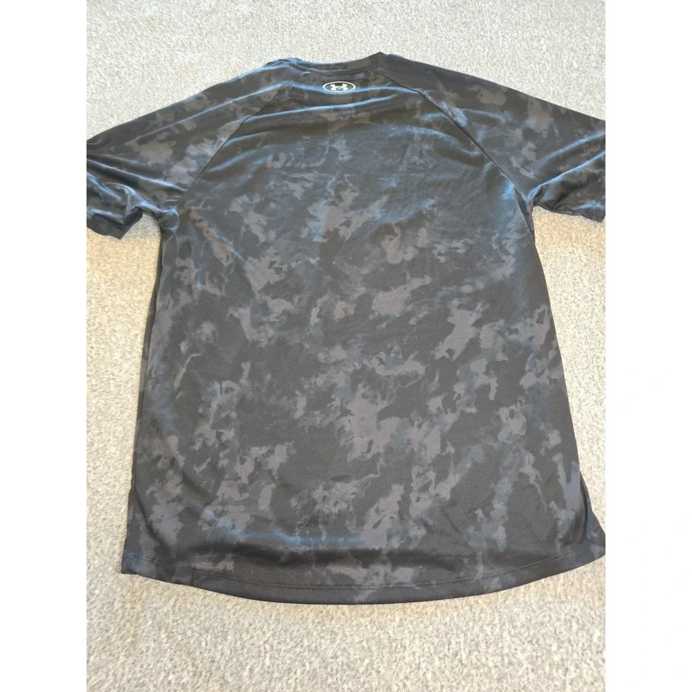 Under Armour Loose Fit Mens Large Black Shirt
